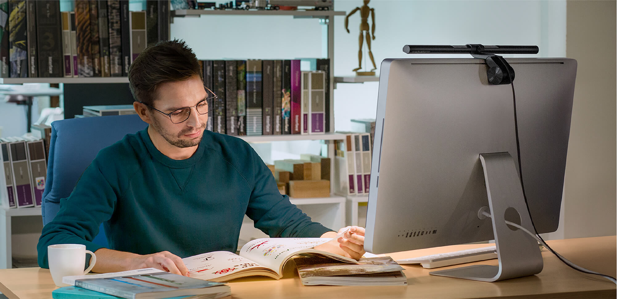 BenQ ScreenBar monitor light bar offers a superior eye-care solution for your workspace. Its advanced asymmetrical optics eliminate screen glare and minimize eye strain, providing optimal illumination across your desk. 