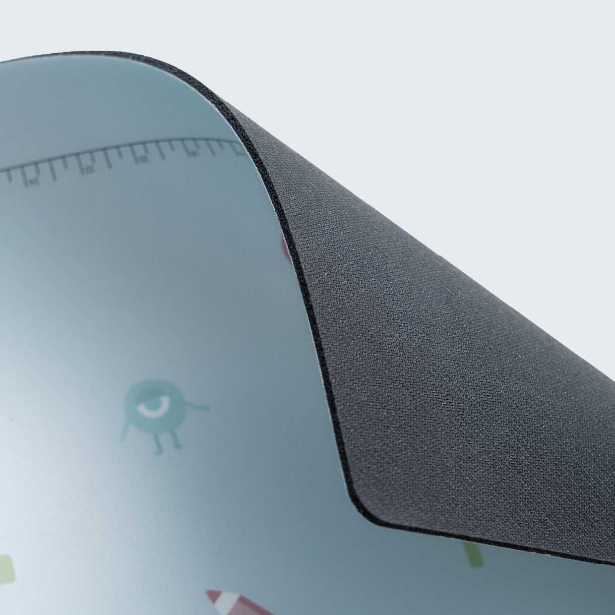 desk mat features a natural rubber