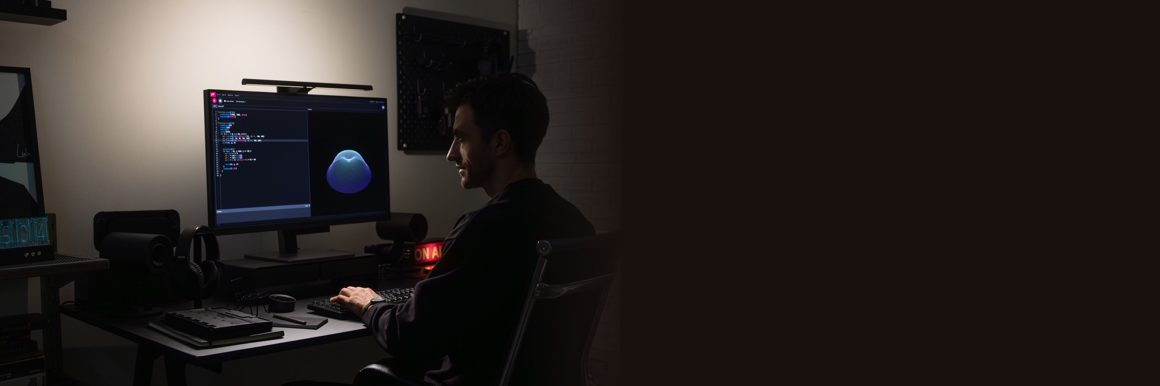 BenQ ScreenBar® Series with exclusive asymmetric optical design, scientifically tested in over a million simulations to deliver glare-free clarity and visual comfort.