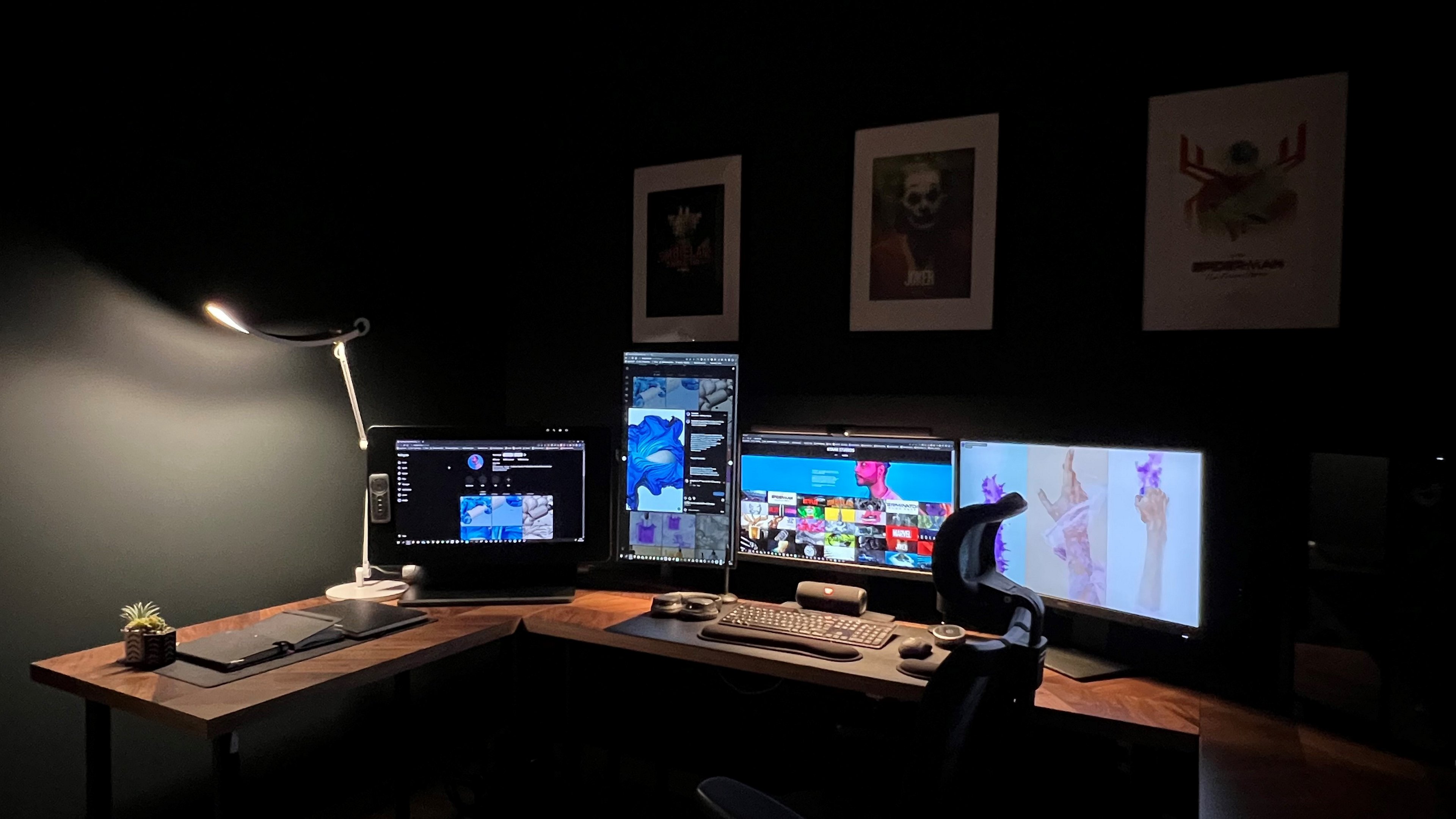 3D Motion Designer shares his experience and his review of BenQ ScreenBar Halo monitor light bar and e-Reading Desk Lamp.