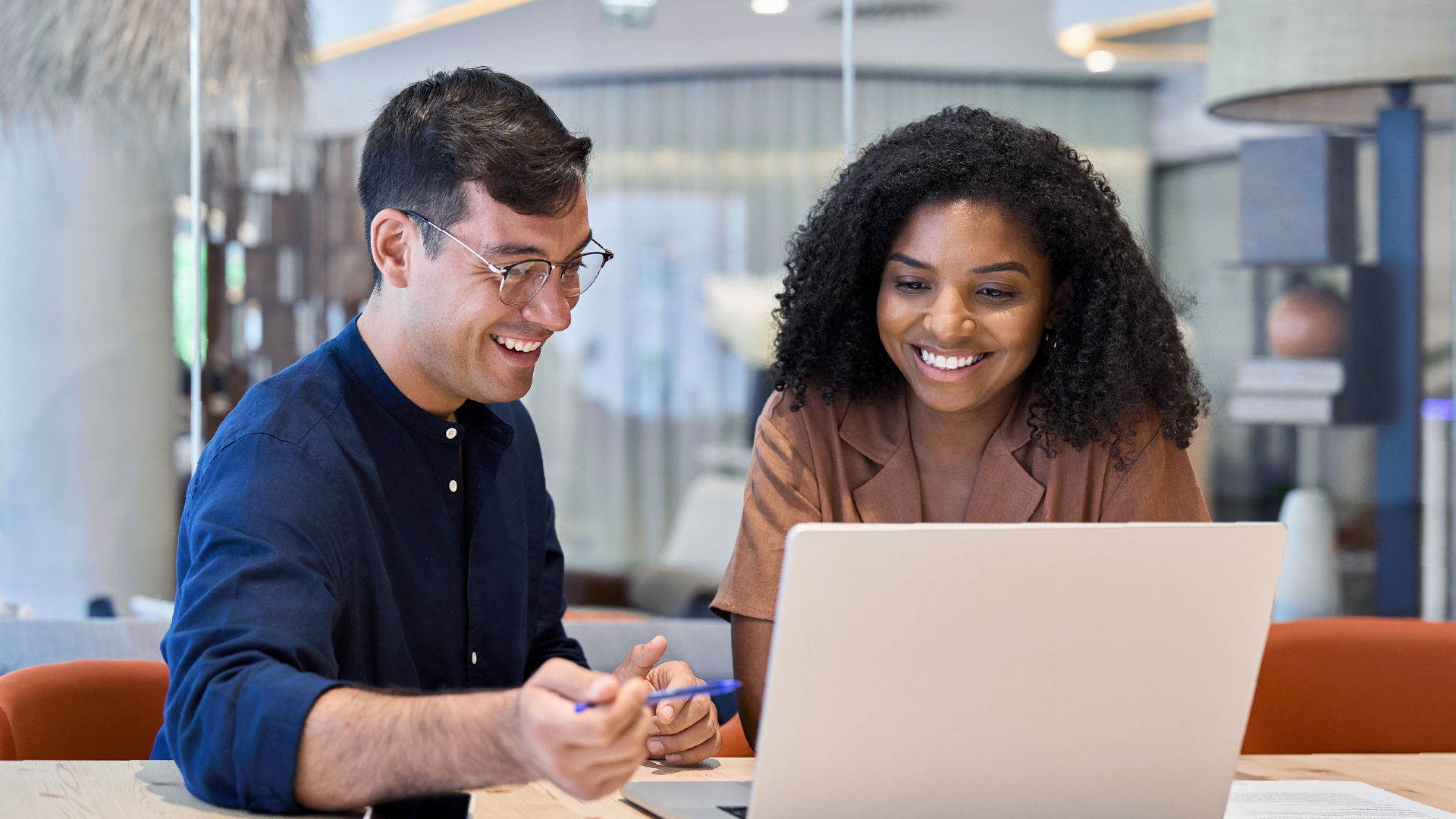 Streamlined management. The BenQ ecosystem makes managing devices, apps, and user accounts simpler than ever to reduce the workload of IT and admin staff.