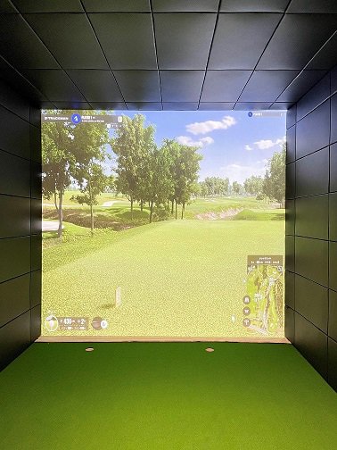 Golf simulation projector
