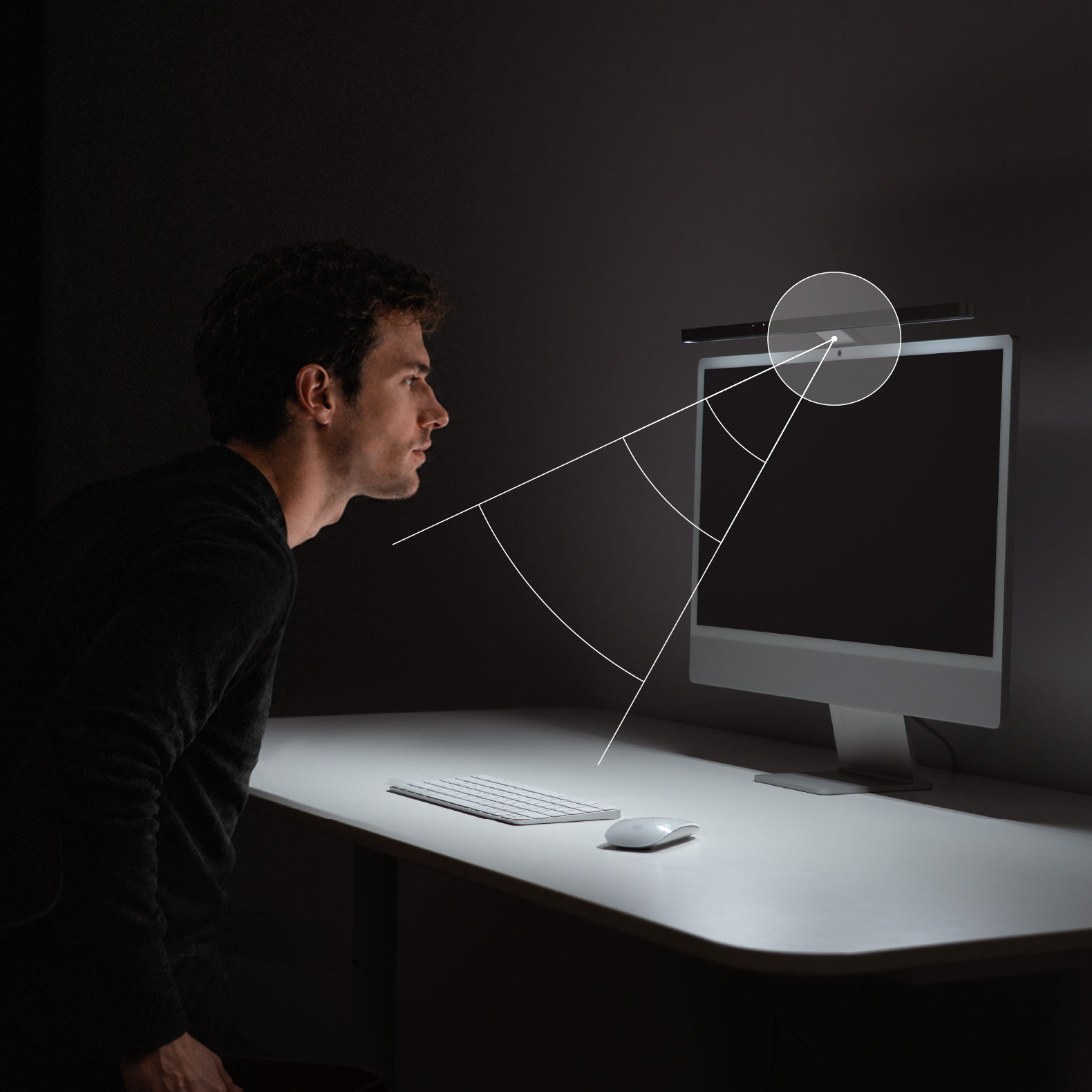 Macのデスク環境で、人が近づくと人感センサーにより自動点灯するBenQ iScreenBar