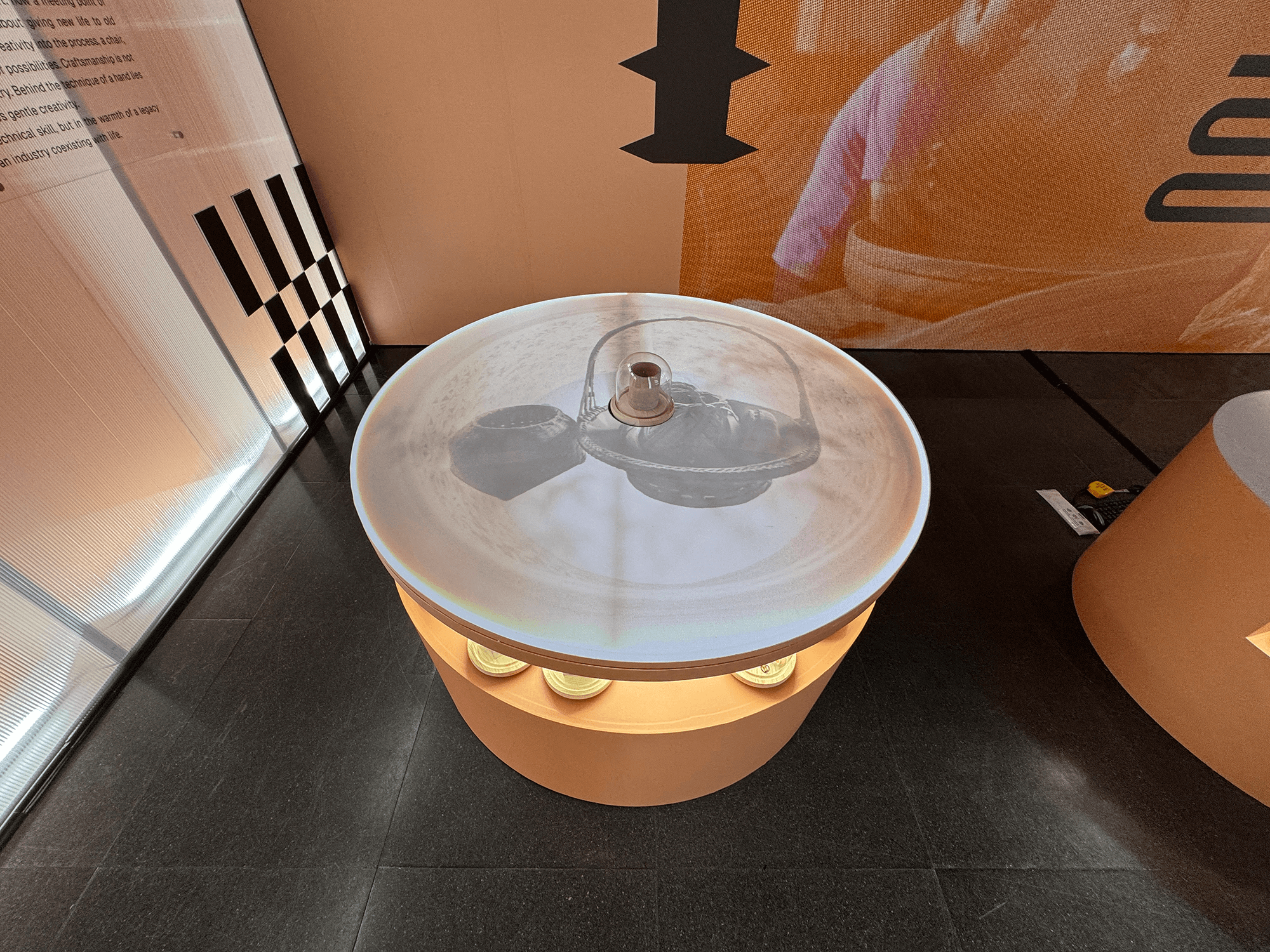 BenQ 投影與顯示技術，驚艷 2025 台灣設計展「是，彰化」總行互動展館