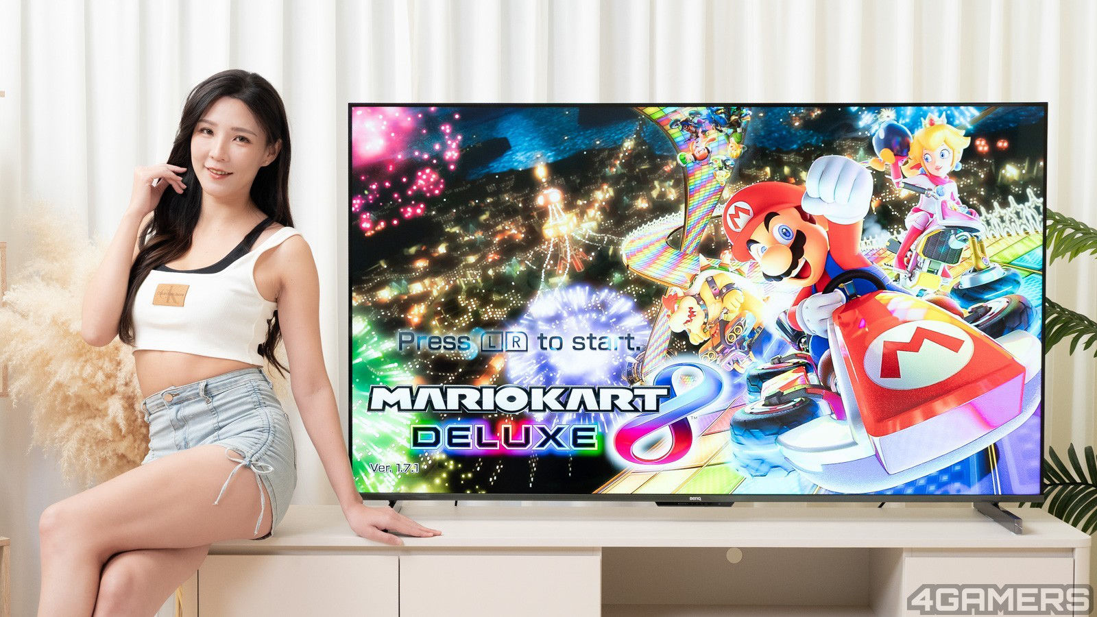 BenQ S-960 針對遊戲玩家與家庭影音娛樂需求量身打造的高階大型顯示器。