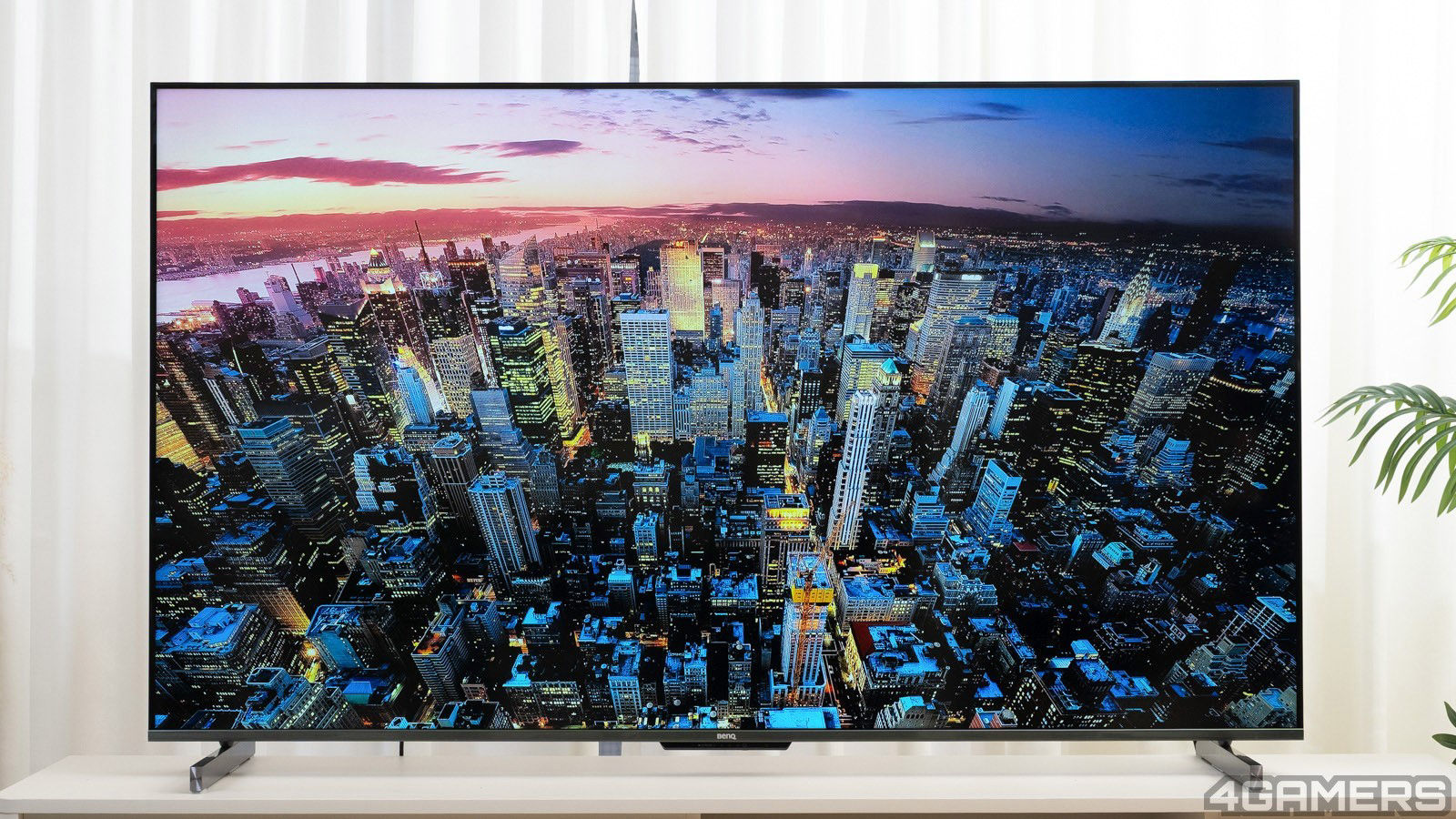 獨家新一代 AI 渲技術，能精準控制 LED 發光並優化影像的立體景深。 