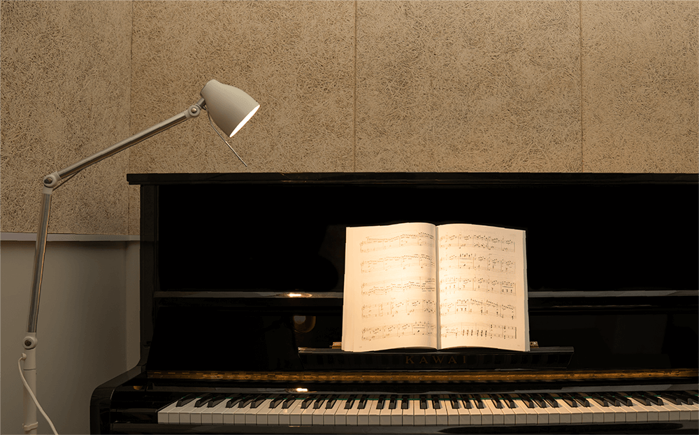 Piano store desk lamp