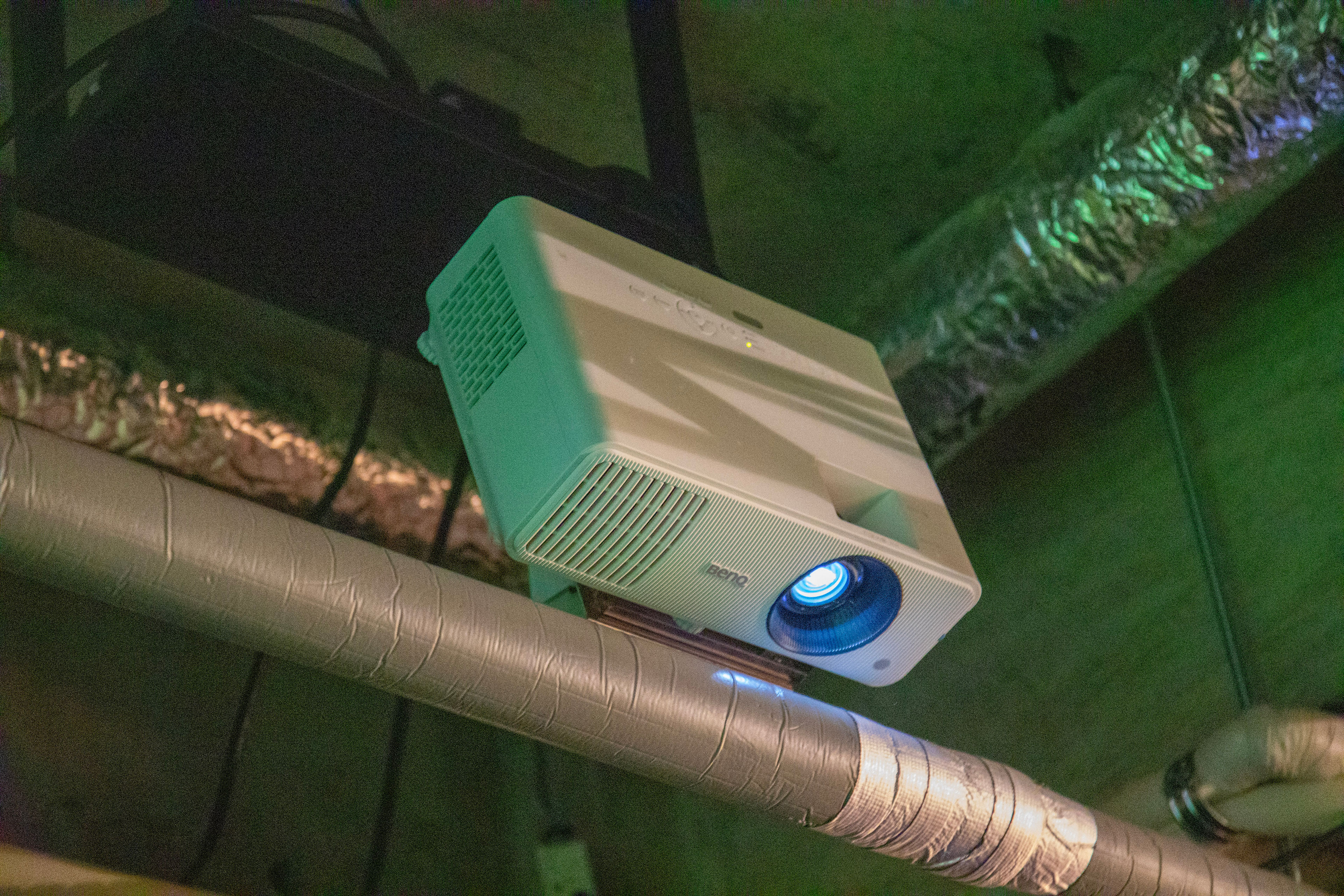 General-purpose laser projector LW650 for floor projection