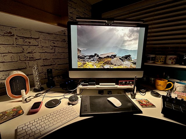 Mark Gilligan's desk setup with BenQ ScreenBar Halo