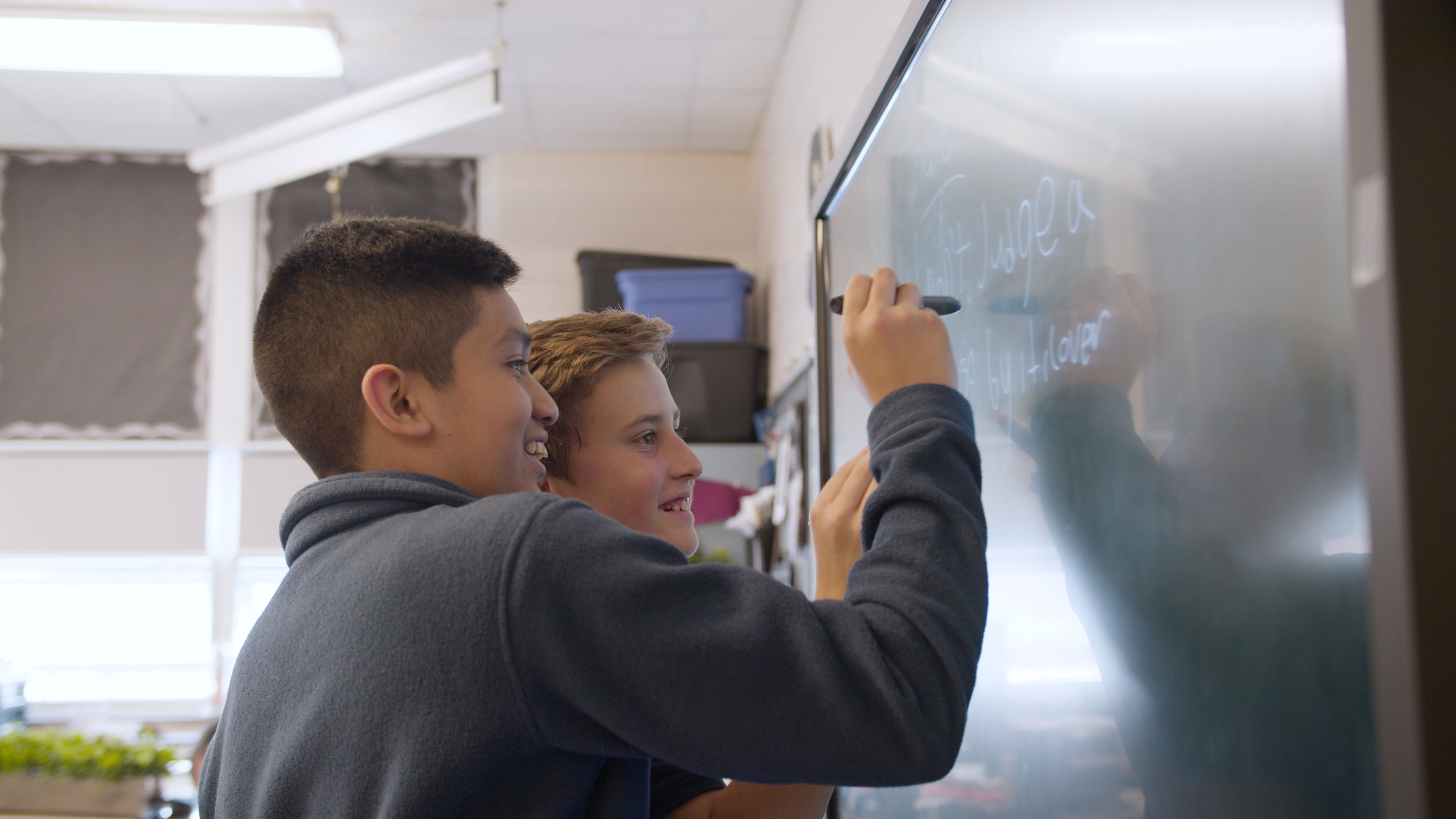 Read and Write students write on BenQ Board