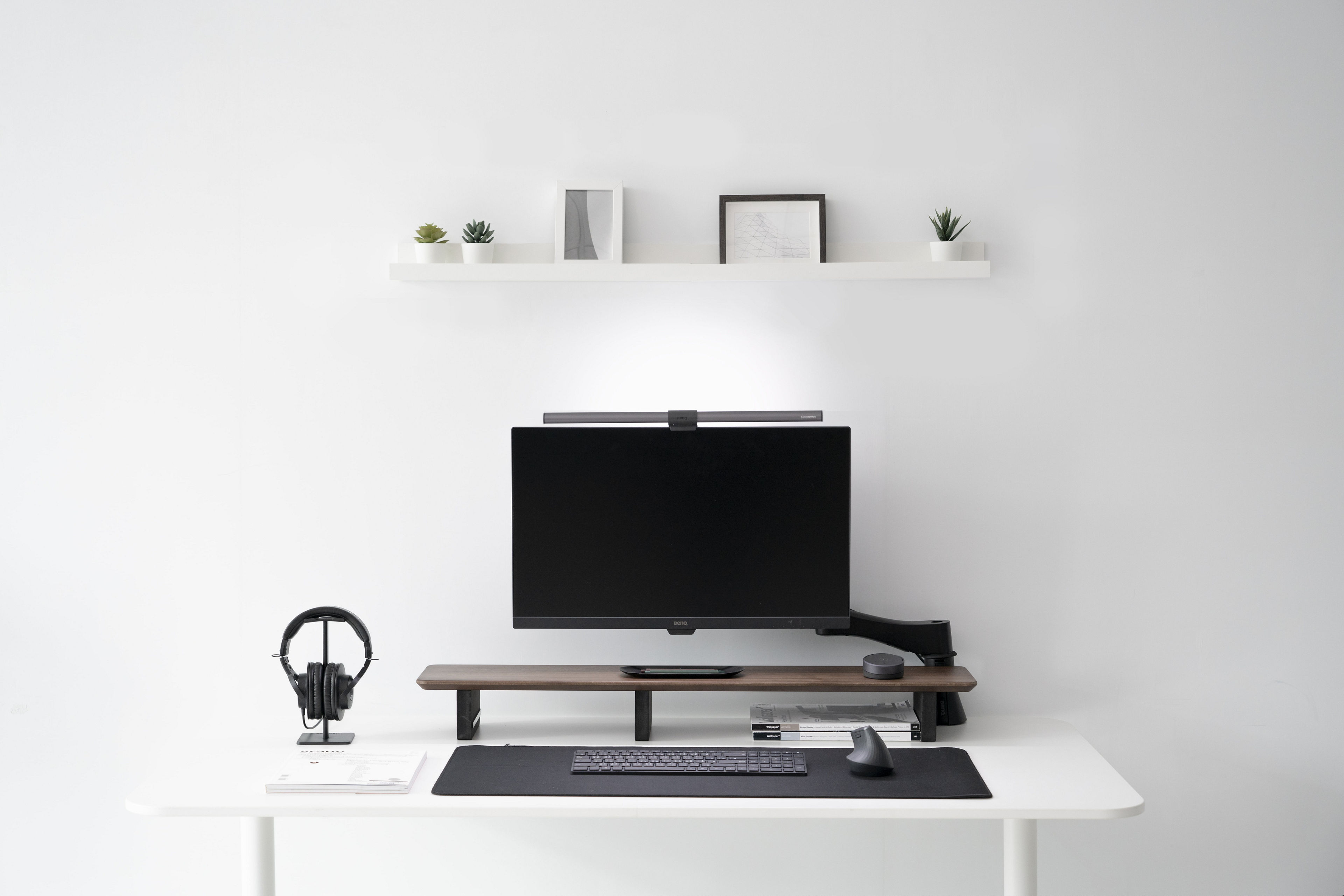 For a monitor is better a bias light or a monitor light bar, or both? :  r/Workspaces