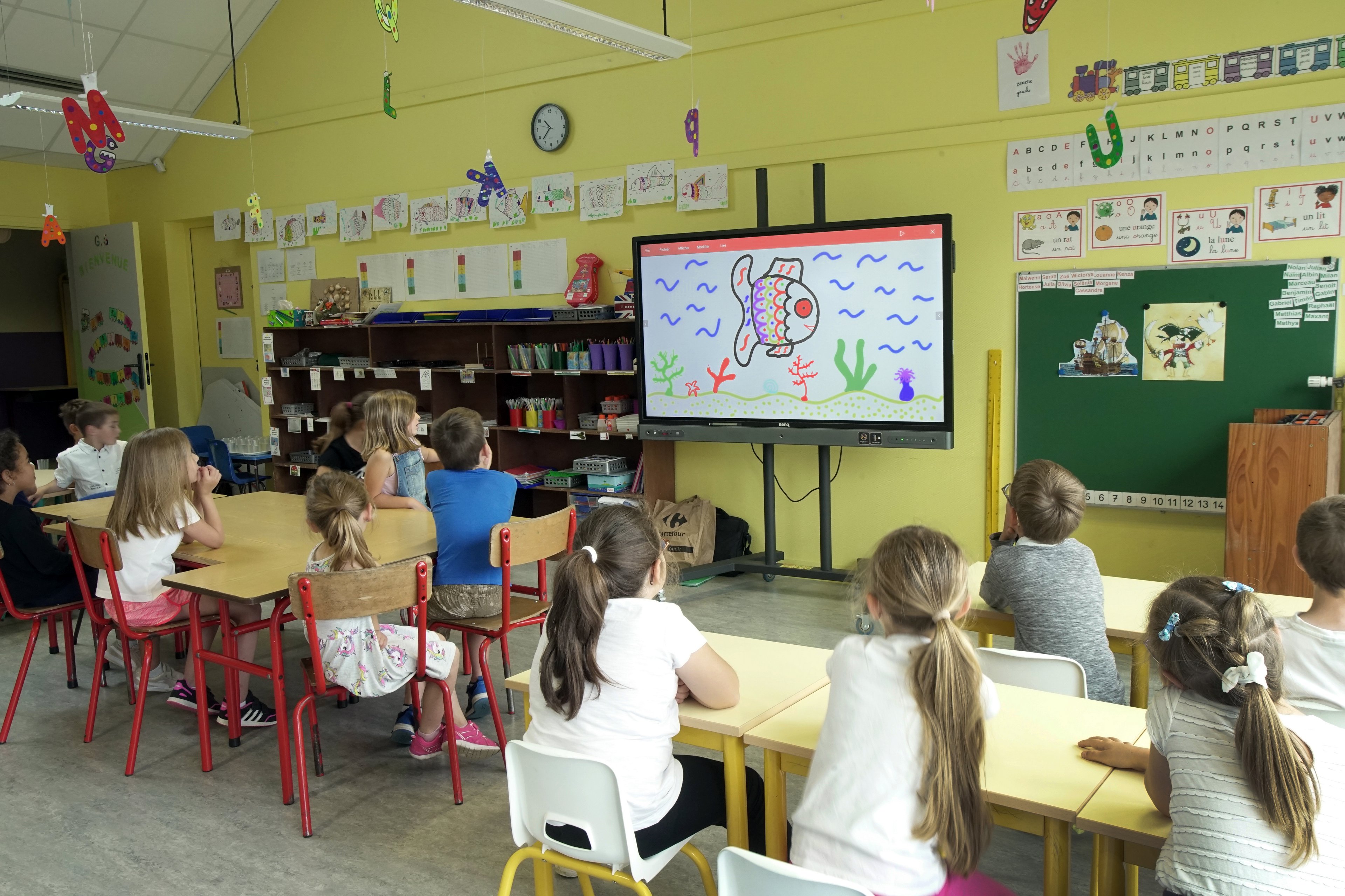 BenQ interaktivní ploché panely a bezdrátová řešení pro školy, vzdělávání, zdravé vzdělávací prostředí, ClassroomCare®, Chytré řešení pro péči o zrak