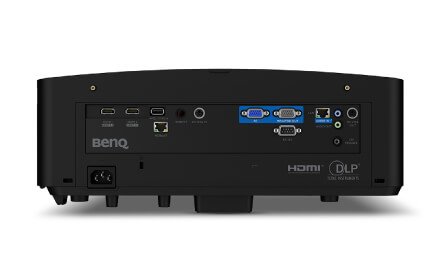 BenQ LU935ST พร้อม 3D sync in และ 3D sync out รวมถึง RS-232