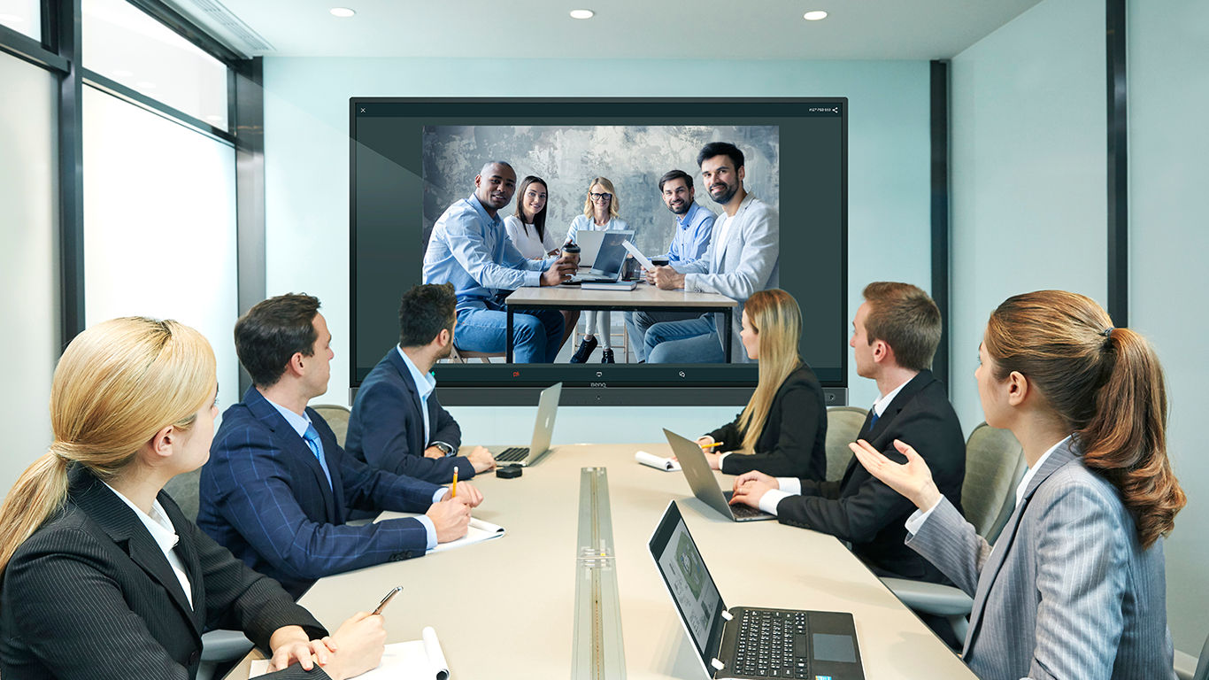 BENQ RP8602 | 4K UHD 86" Corporate Interactive Flat Panel / Digital Whiteboard Zoom-certified video conference solution on BenQ interactive whiteboard RP8602 in the meeting room.