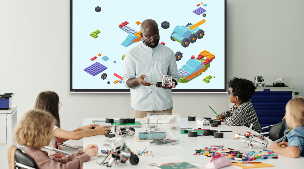 smart projectors to leverage diverse digital resources like videos, websites, presentations, and apps for better engagement
