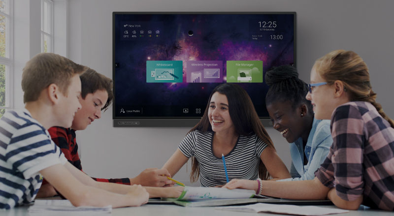 Students collaborate in the classroom with BenQ Interactive display