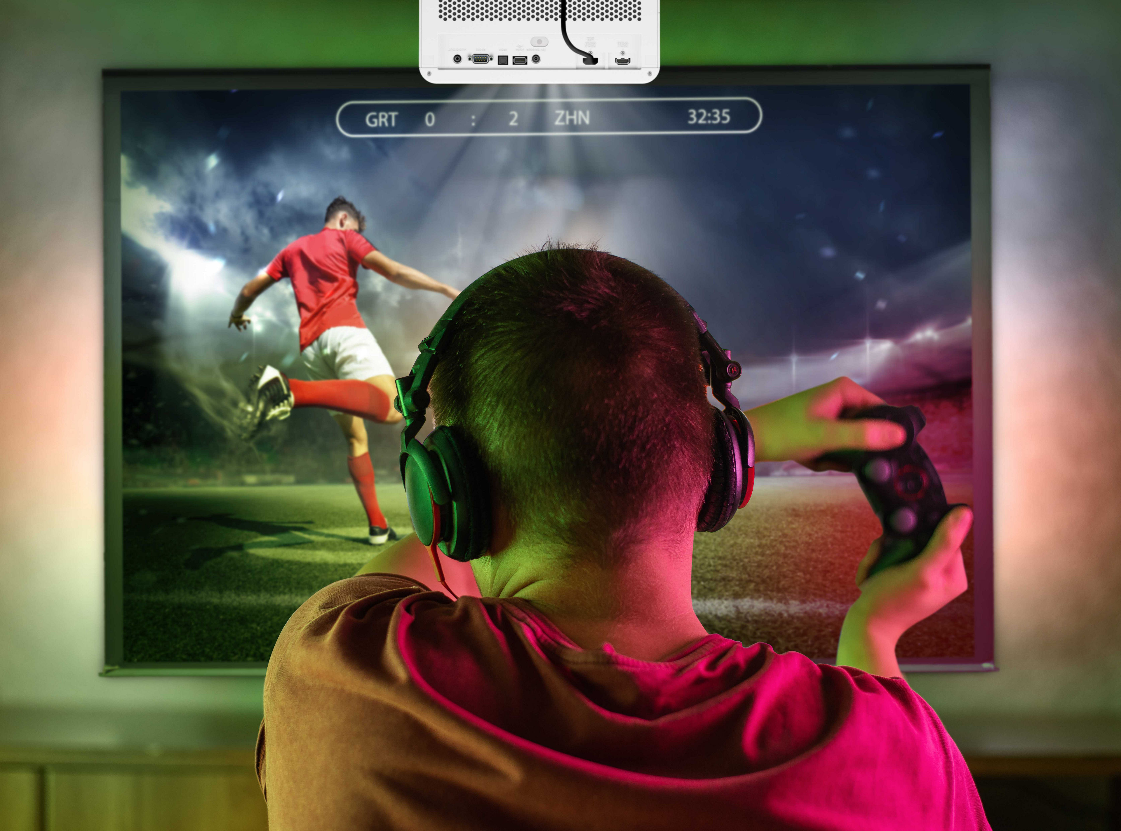 Der geringe Input Lag macht die Gaming Beamer perfekt für Sportspiele