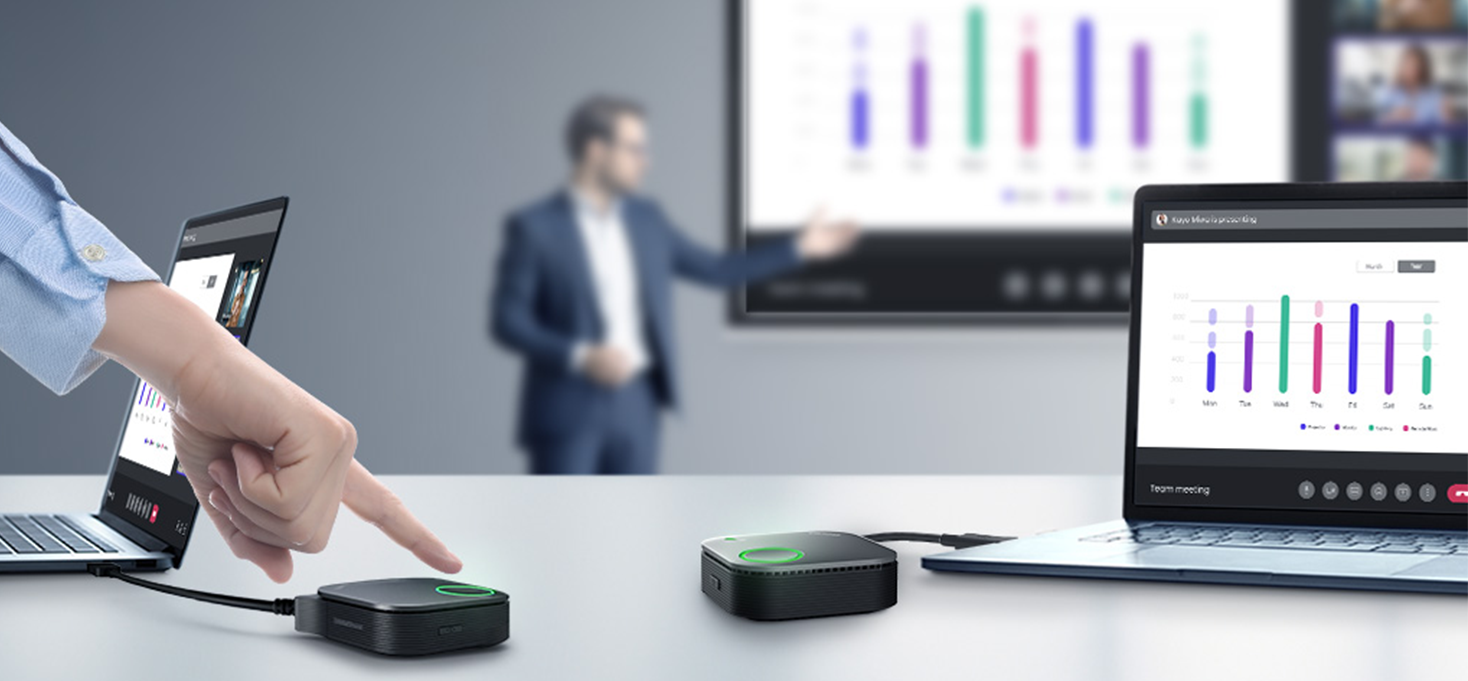 Wireless presentation with BenQ InstaShow system in the office