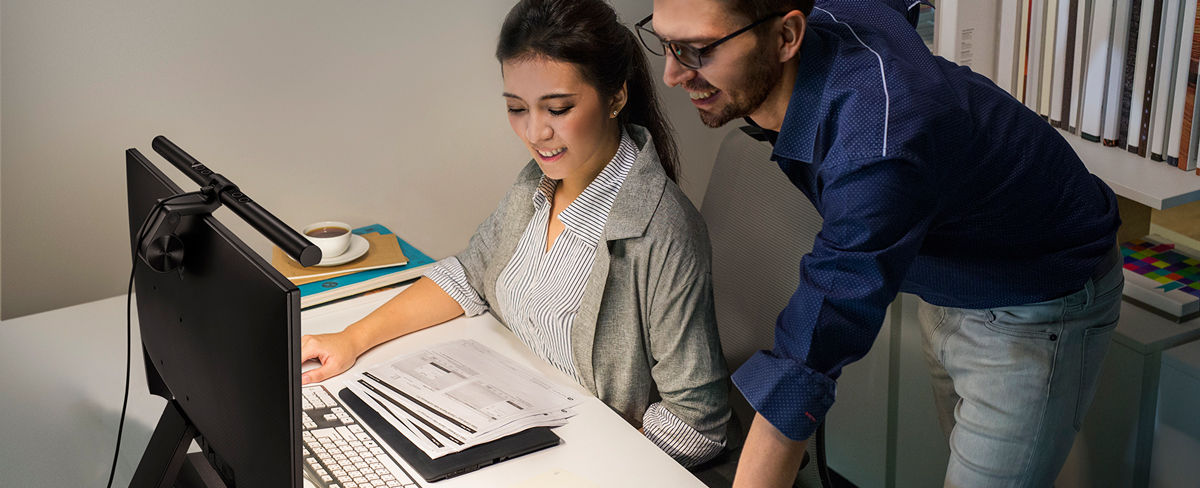 LAMPADA PER LAVORARE e STUDIARE AL PC: Recensione BenQ ScreenBar