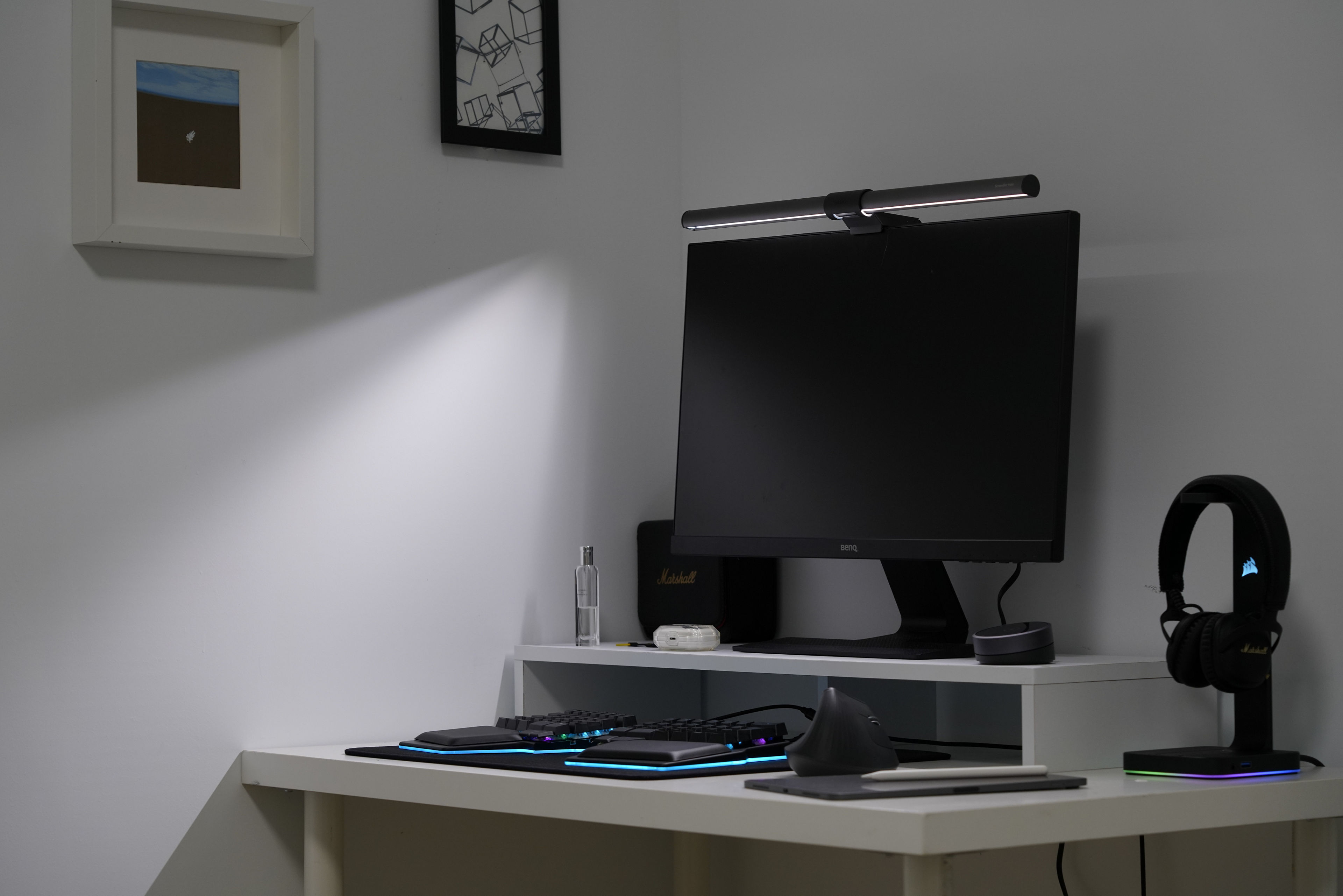 Refurbished - BenQ ScreenBar Halo LED Monitor Light- Lamp with Wireless  Controller, Adjustable Brightness and Color Temperature, No Screen Glare,  Space Saving, Curved Monitors, Back Light