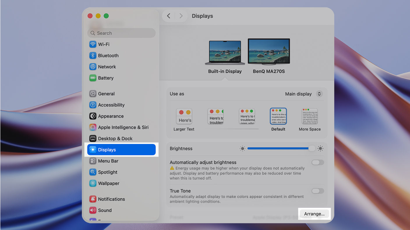 MacBook external monitor setup arrange displays