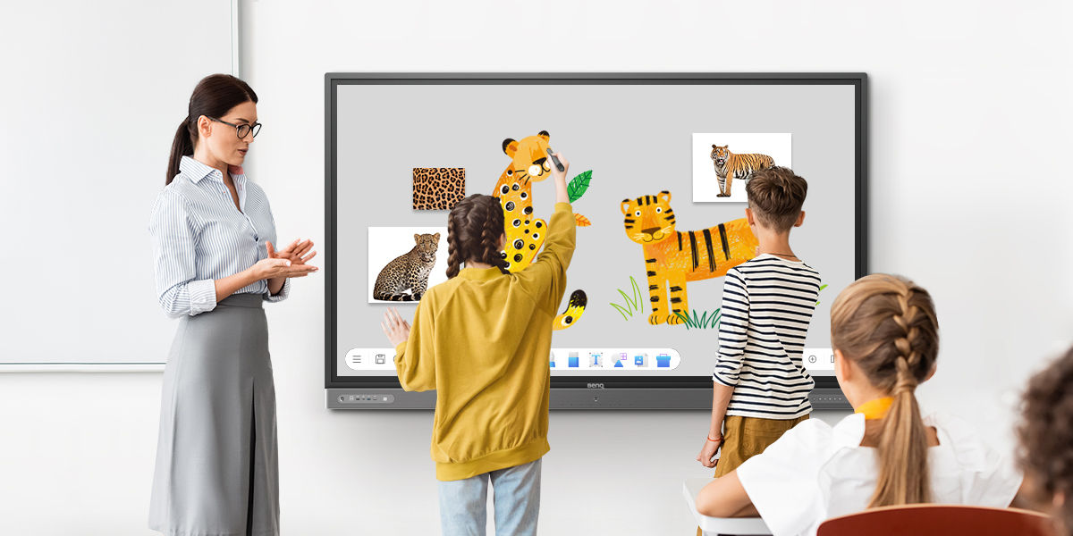 Smart projector helps teach budding little artists how to draw