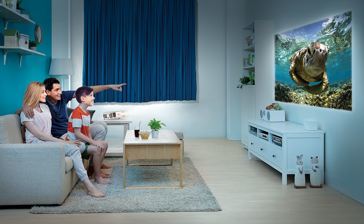 Use your BenQ W2000 1080p projector in a small room thanks to its short-throw lens technology.