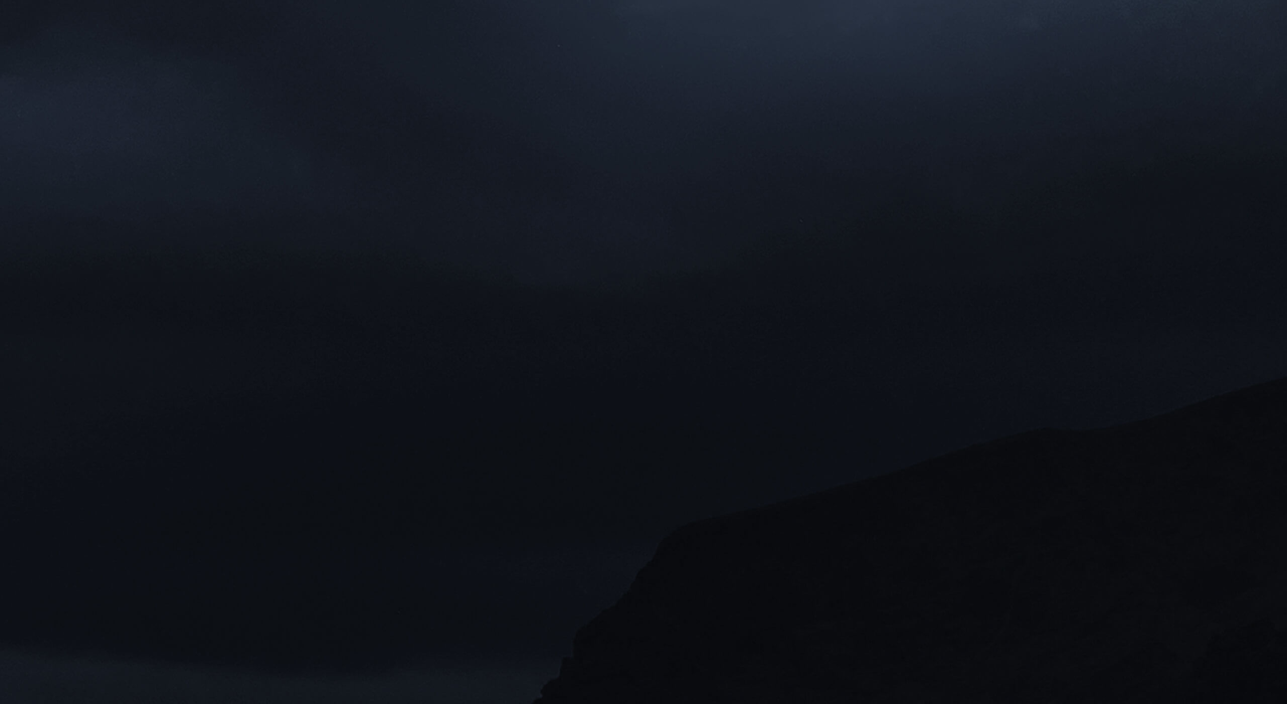 BenQ EX3415R has two 2.1 channel 5W woofer speakers and a DSP and features five custom sound modes