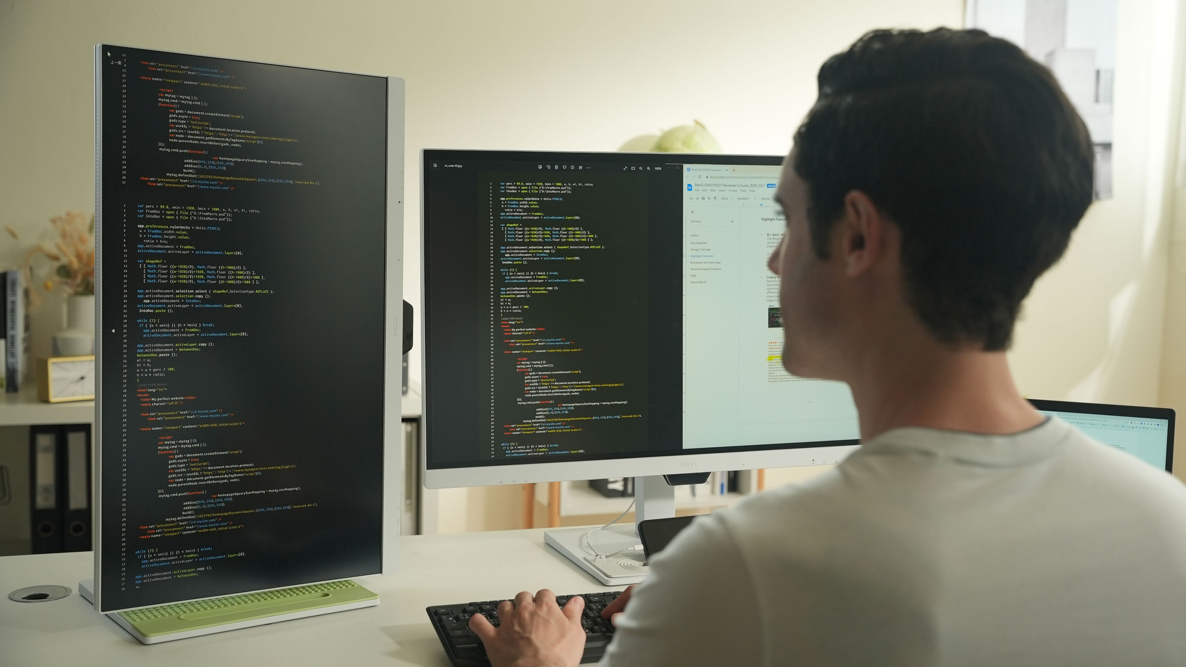 Why Vertical Monitor is Good for Programmers?