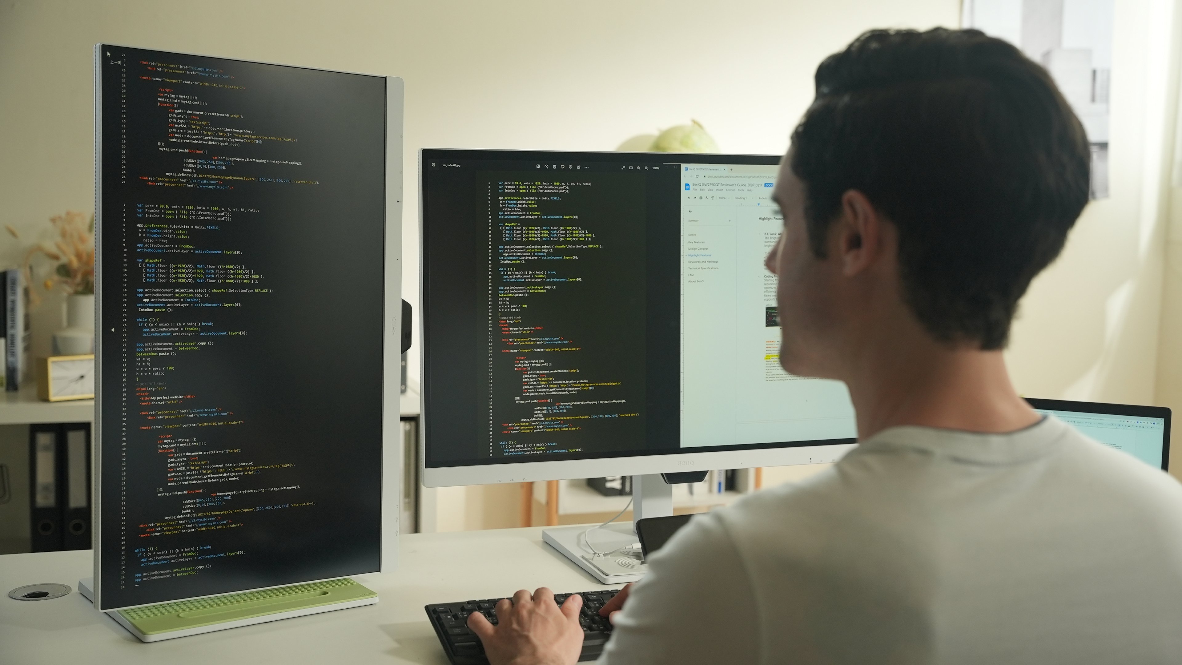Why Vertical Monitor is Good for Programmers?