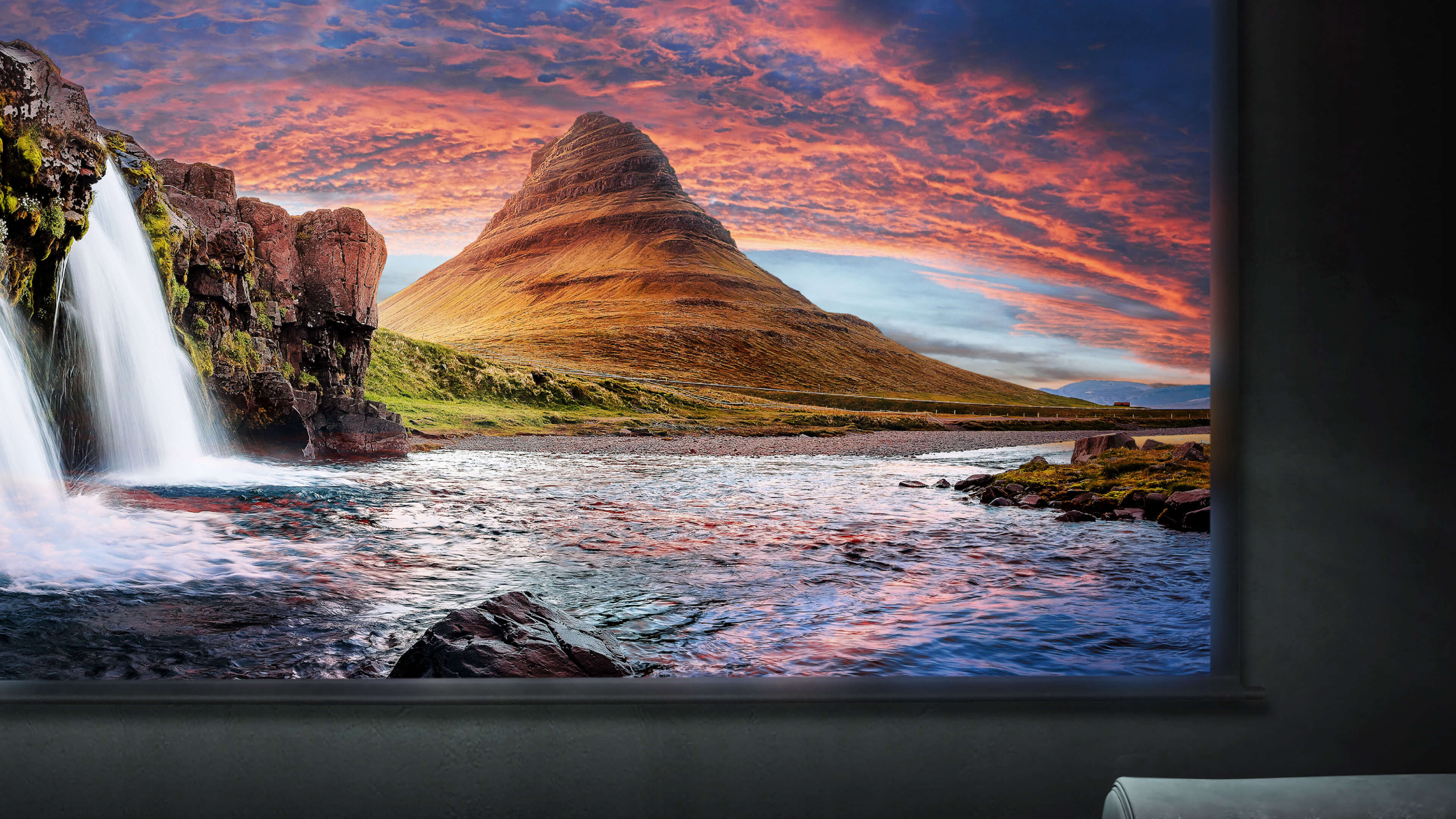 HDR-PRO for Perfect Details in Dark and Bright Scenes