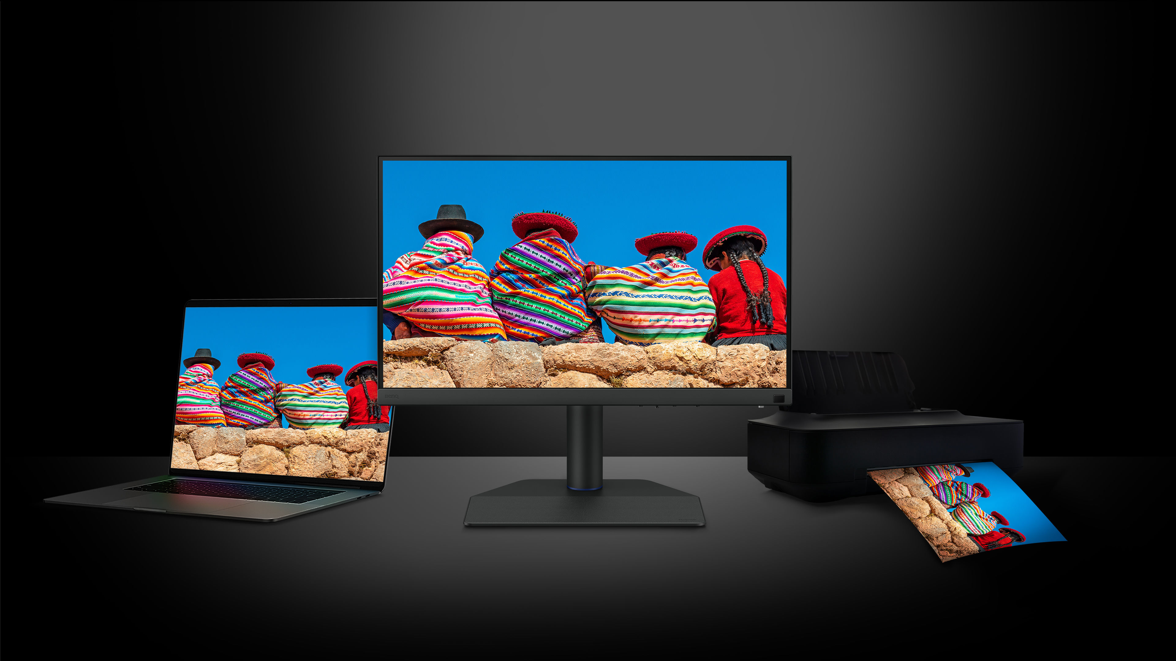 BenQ Palette Master Ultimate powerfully manages accurate colors for photographers final outputs.