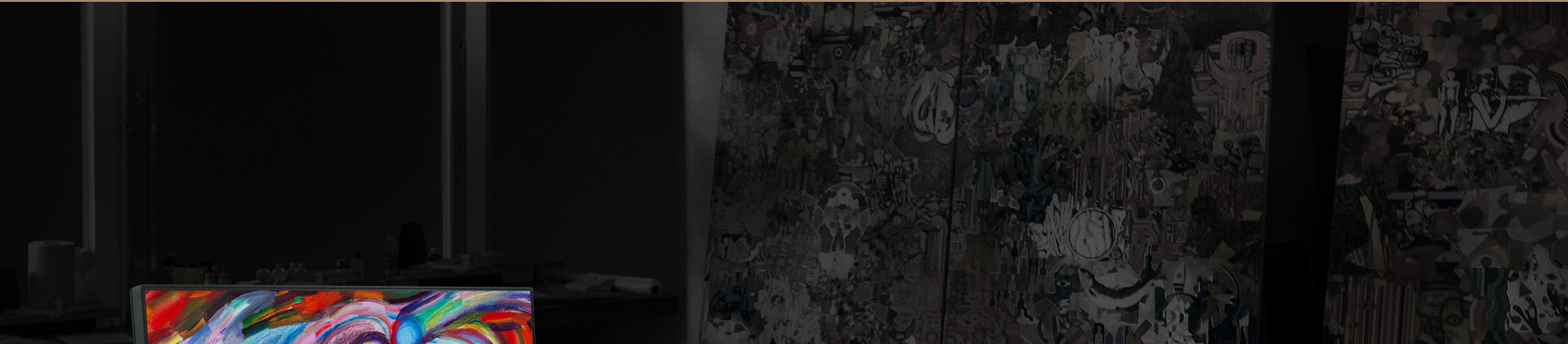 pd2500q's darkroom mode adjusts image brightness and contrast for work in dark environment