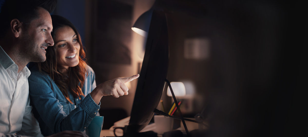 A 4K monitor with right specs brings you the ultimate multimedia joy and provides you great viewing experience.