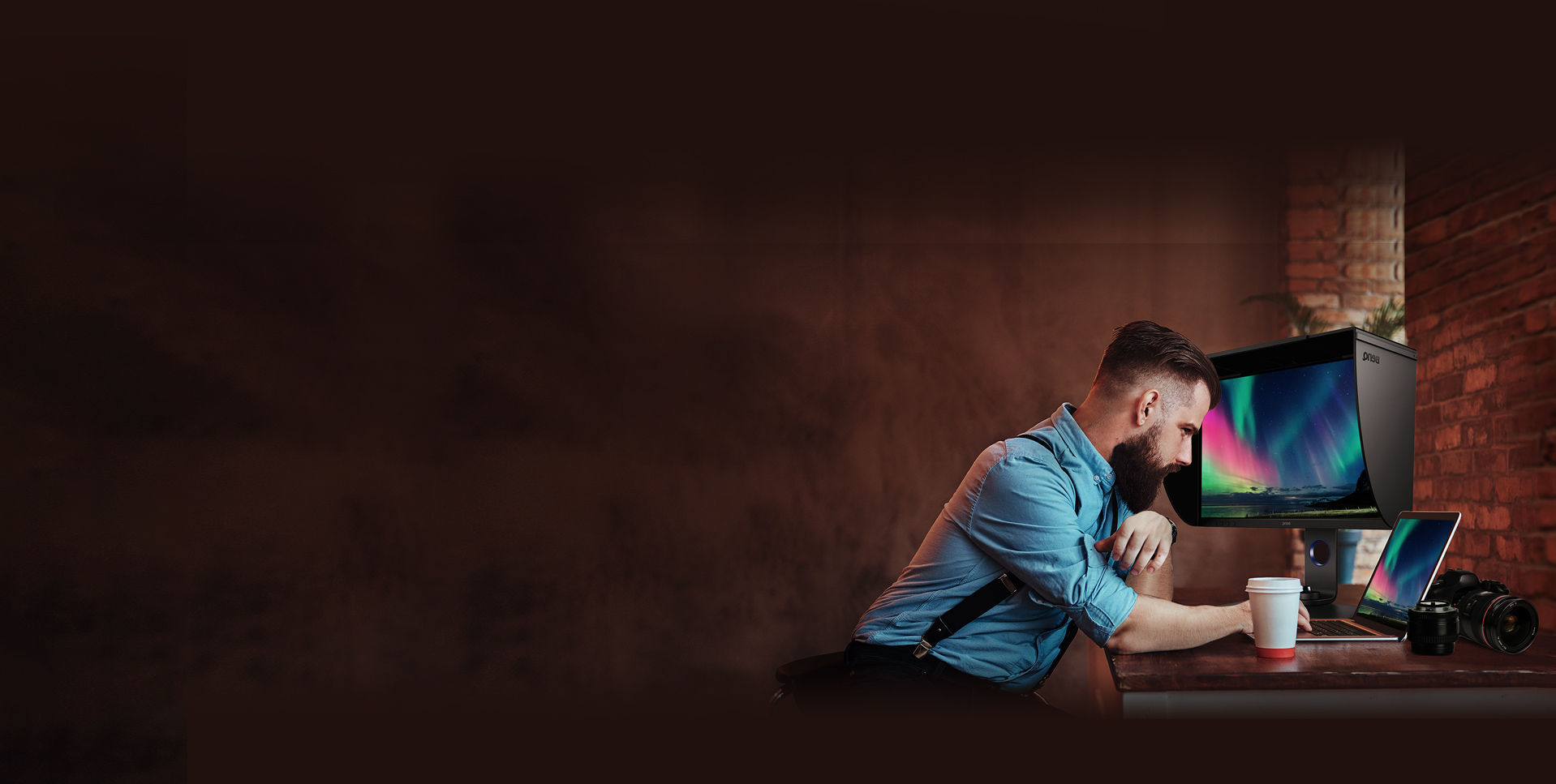 BenQ Photographer SW Series Monitor with USB-C to relive the moment