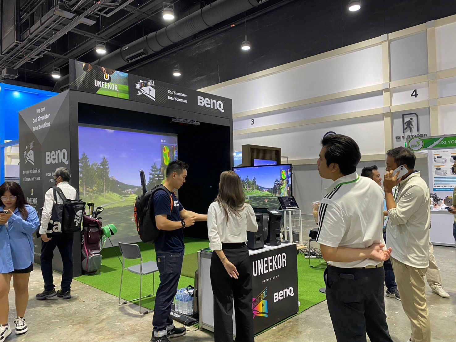 The LK936ST laser projector is renowned for its realism, precision, and excellence in all dimensions, offering superior capabilities and performance for an unparalleled golfing experience