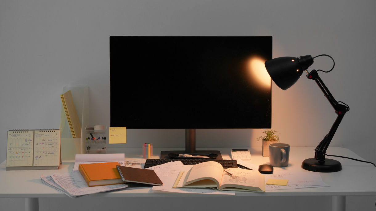 Traditional Desk Lamp