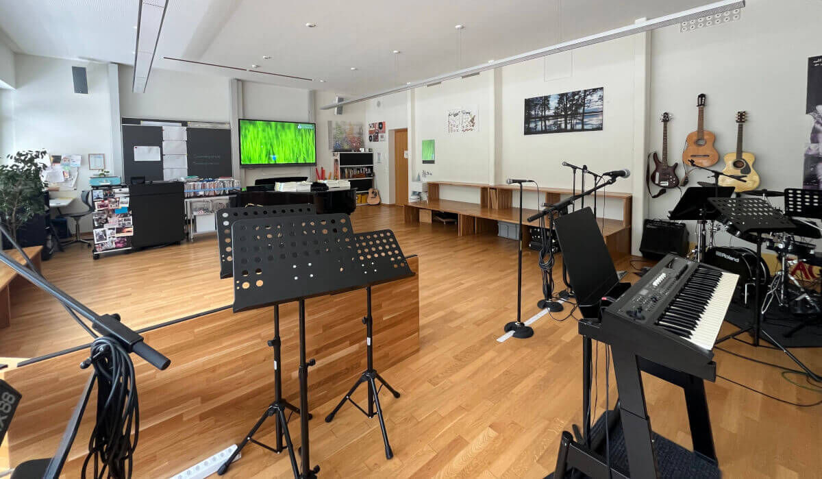 digitale tafel im musikraum der kantonsschule