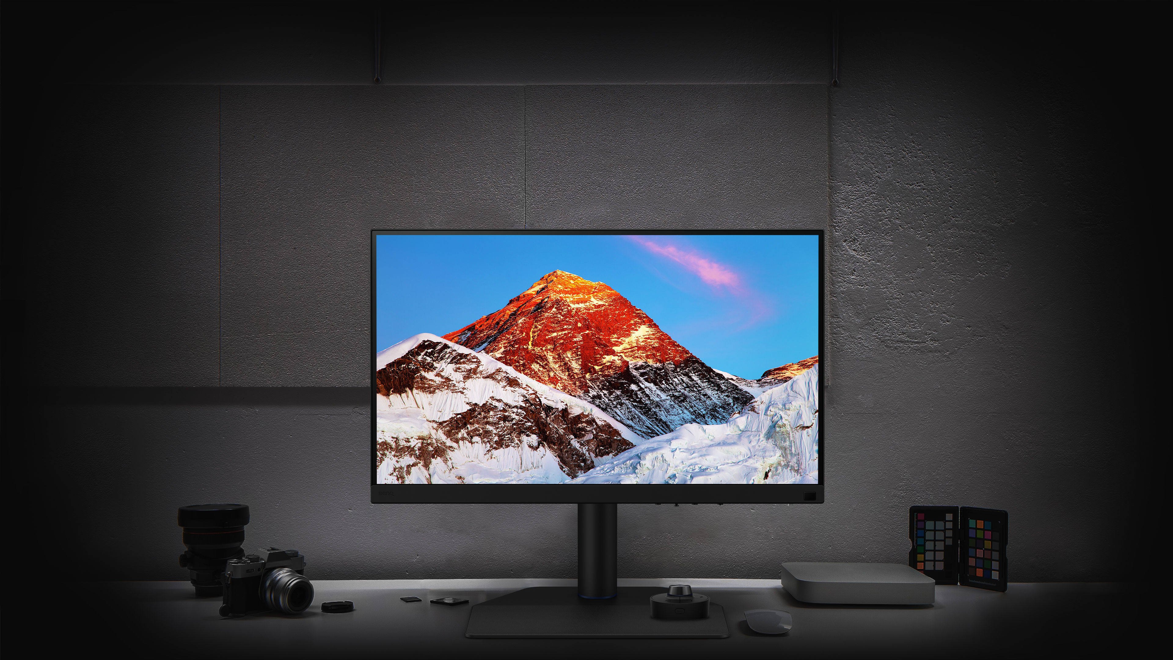 Il monitor BenQ PhotoVue SW272Q offre un ambiente di lavoro senza problemi per un'efficienza ottimale 