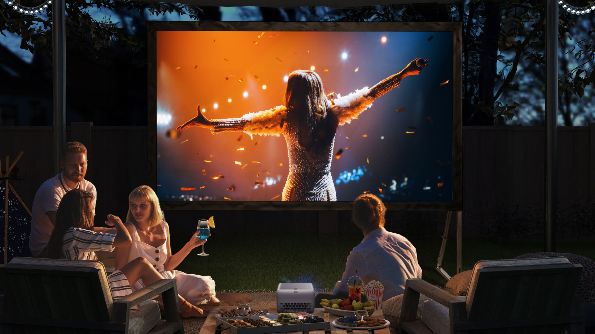 Outdoor-Filmabend mit BenQ Projektor und tragbarer Leinwand, 150-Zoll-Kinoerlebnis im Garten