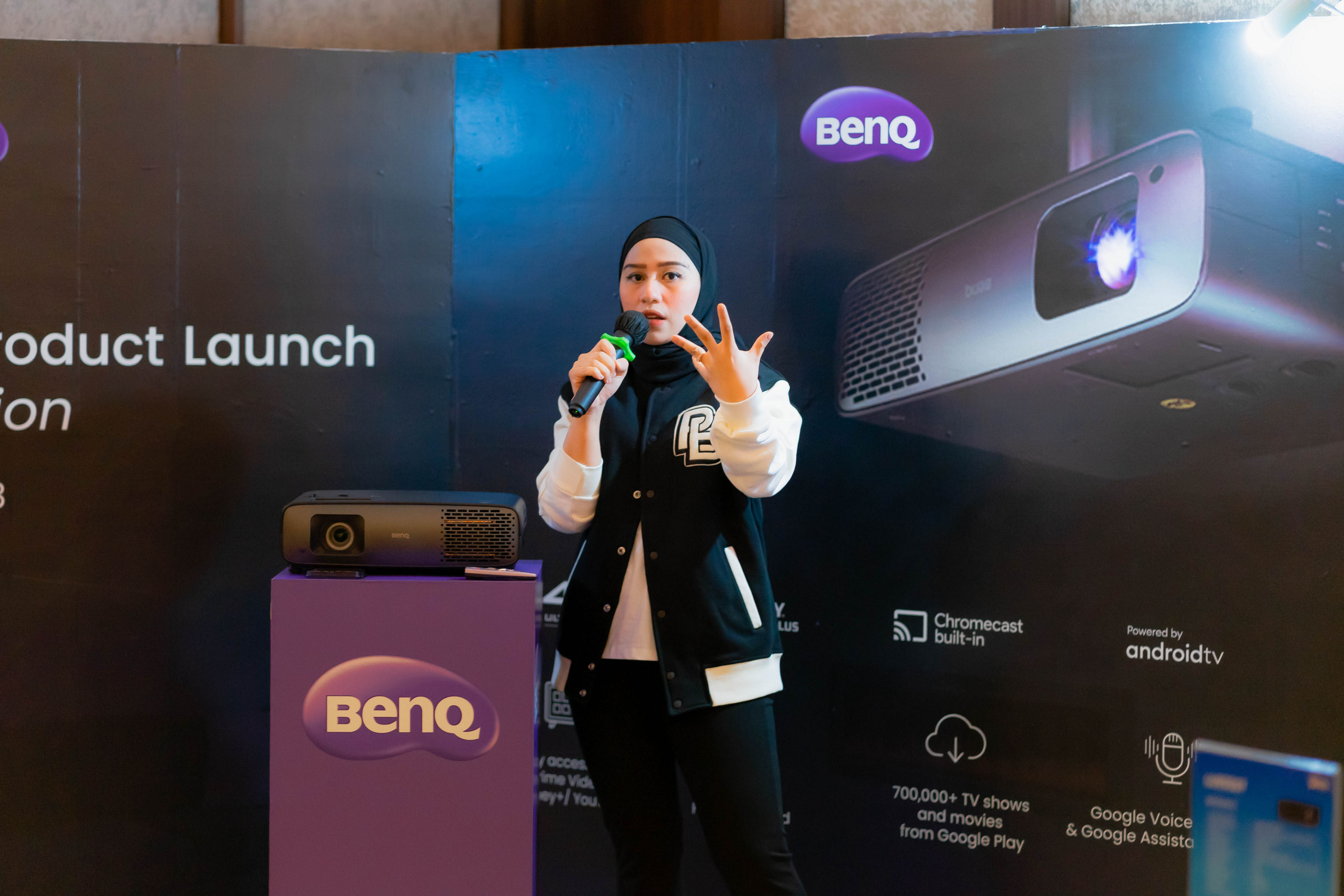 erlina listyowati menjelaskan fitur benq w4000i