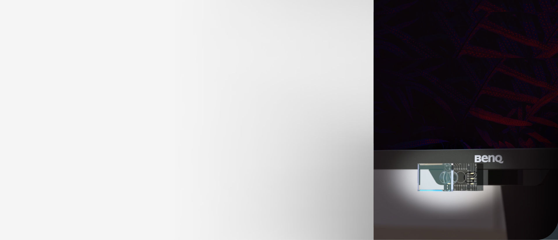 By detecting the ambient light level with BenQ’s ambient light sensor, this technology makes it easy to auto-adjust the screen brightness per the ambient light. 