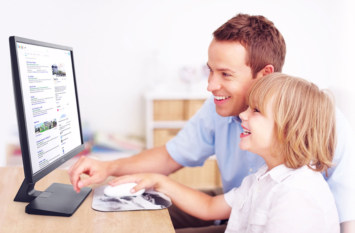 Kids uses the monitor with parent's accompany