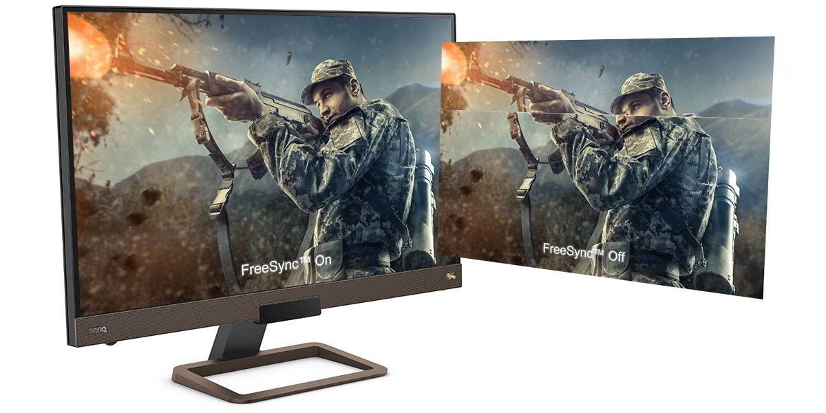 The monitor shows two display pictures, one with FreeSync mode on and the other with FreeSync mode off.