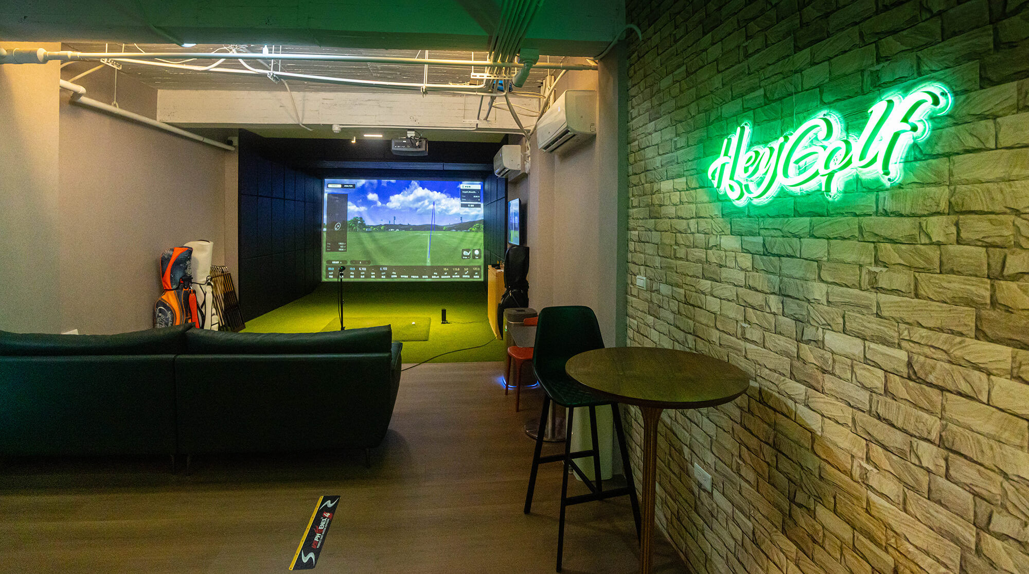 BenQ、Hey Golf 共同打造室內高爾夫社交秘境