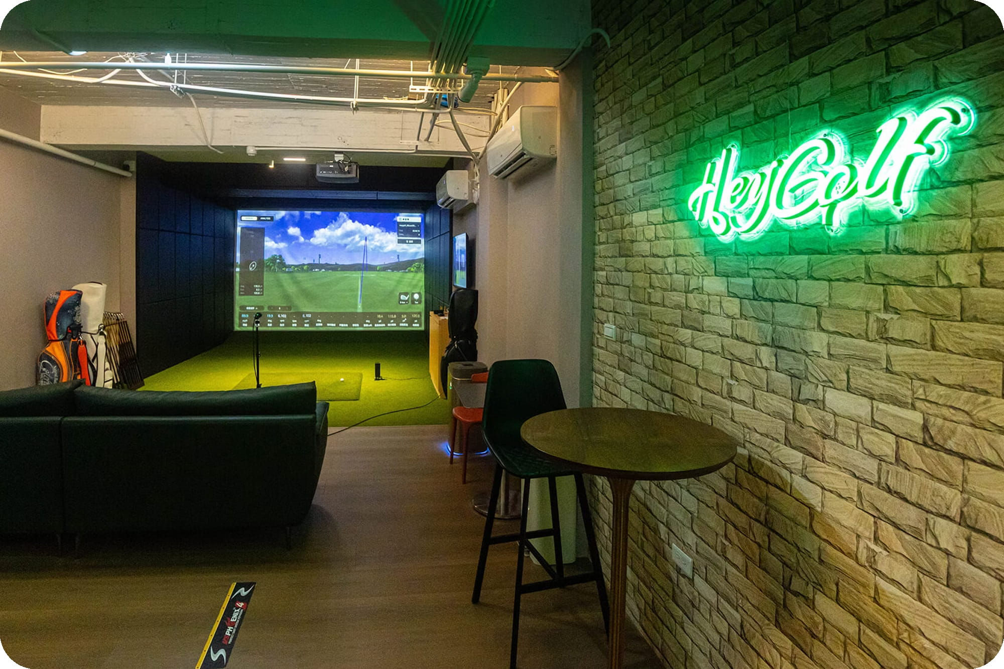 BenQ、Hey Golf 共同打造室內高爾夫社交秘境