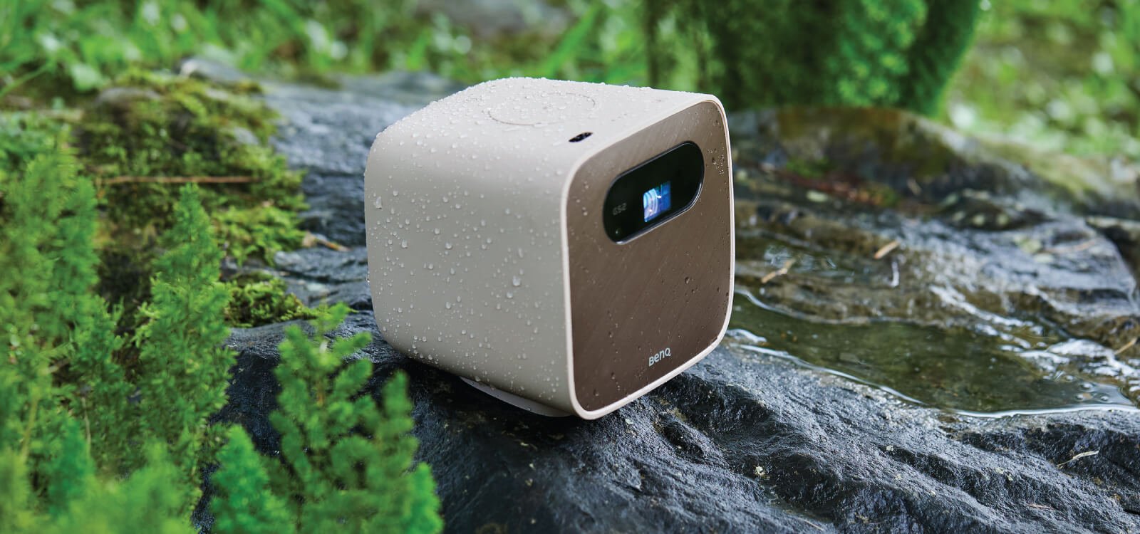 BenQ Wireless Portable LED Projector for Outdoor Family Entertainment | GS2 / Splash-proof, drop-proof, Bluetooth speaker