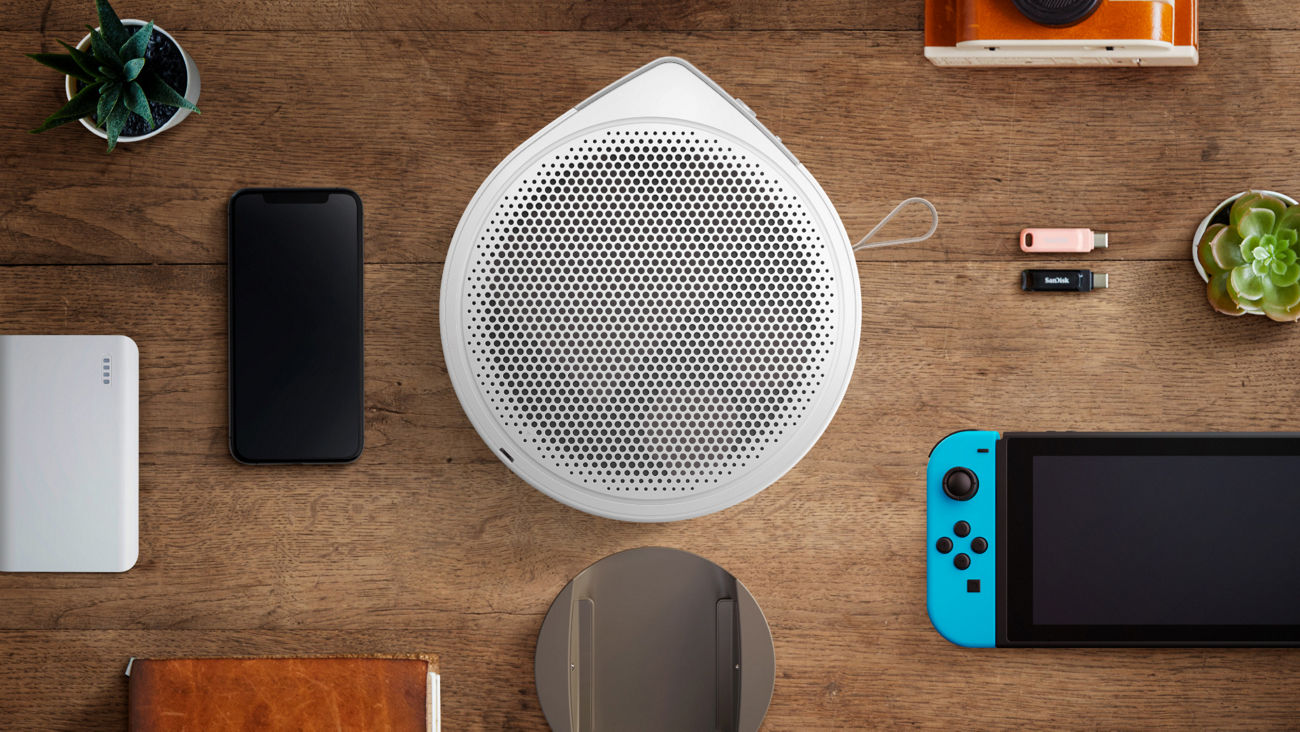 GV32 portable projector all-in-one usb-c connectivity for both indoor and outdoor fun