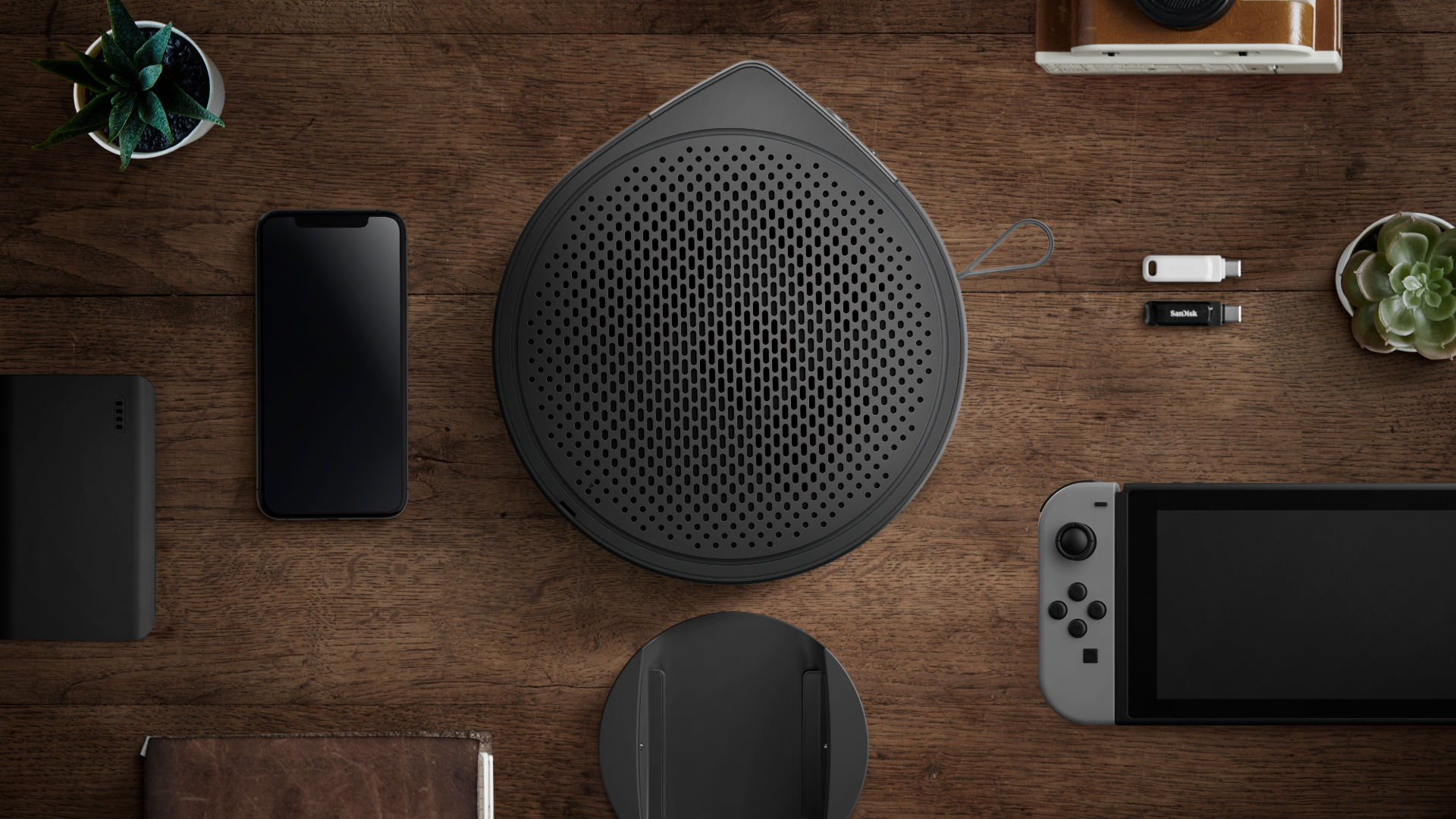 GV50P portable projector with built-in 2.1 channel speaker with woofer for powerful bass sound