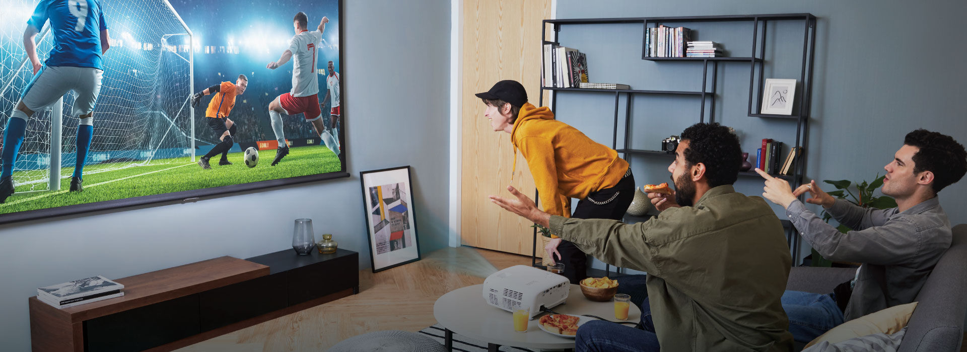 Fussball Beamer Wohnzimmer Männer